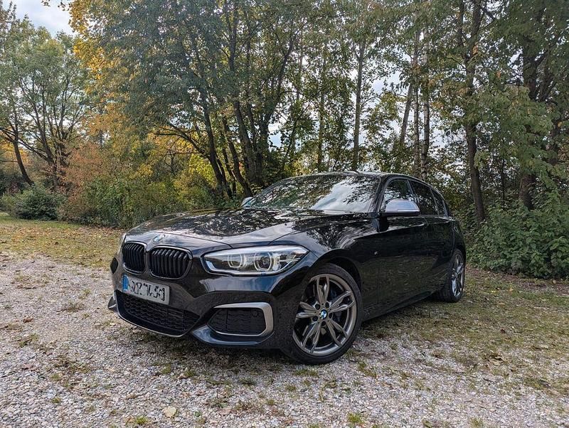 Schwarz Gebraucht 2016 BMW M135 M Performance Kleinwagen | 26.400 € (Fairer Preis) - Bild 1/4