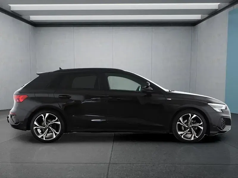 Gebraucht Audi A3 Sportback 150 PS (110 kW) 2024 Schwarz Kleinwagen