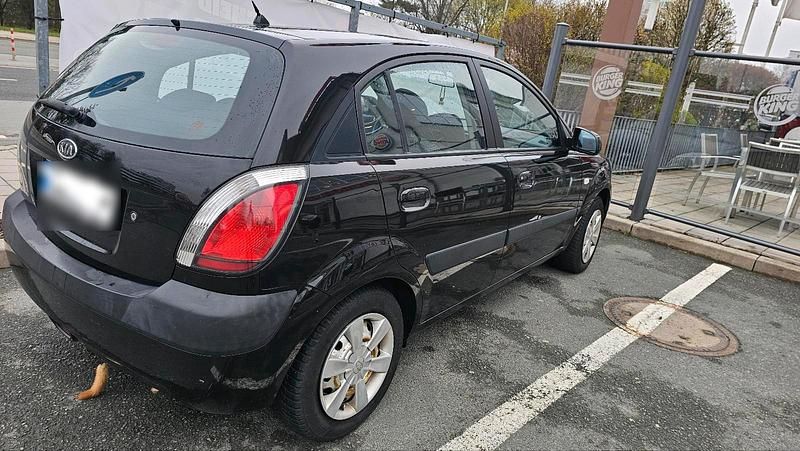 Second-hand Kia Rio 2006 Negru Hatchback