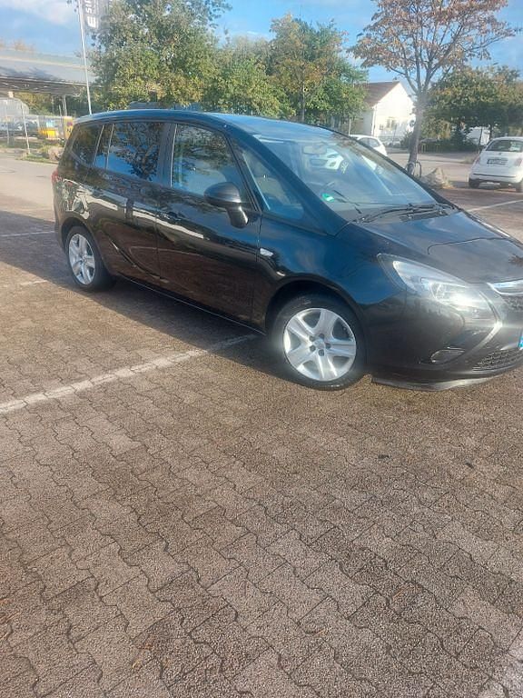 Schwarz Gebraucht 2015 Opel Zafira Tourer drive Van / Kleinbus | 7.500 € (Guter Preis) - Bild 1/4