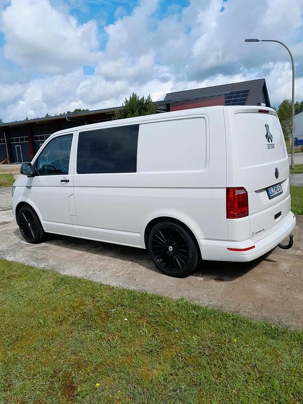 Gebraucht VW Transporter 150 PS (110 kW) 2018 Weiß Van