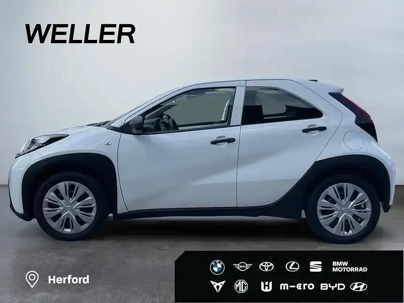 Gebraucht Toyota Aygo 72 PS (52 kW) 2023 Schneeweiß Kleinwagen