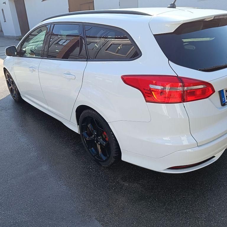 Gebraucht Ford Focus Sport 250 PS (183 kW) 2018 Weiß Kombi