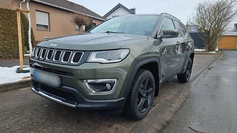 Grün Gebraucht 2018 Jeep Compass Limited SUV | 12.000 € (Guter Preis) - Bild 1/4