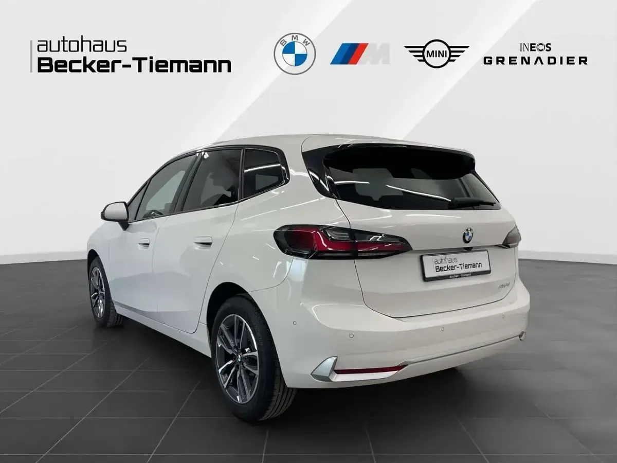 Gebraucht BMW 218 Sport Line 150 PS (110 kW) 2022 Weiß Coupé