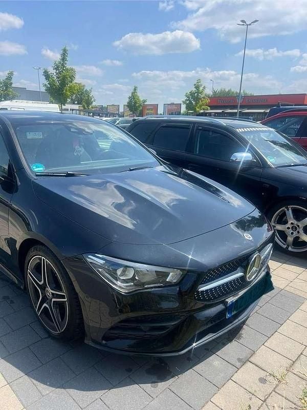 Schwarz Gebraucht 2021 Mercedes CLA200 Limousine | 23.000 € (Superpreis) - Bild 1/4