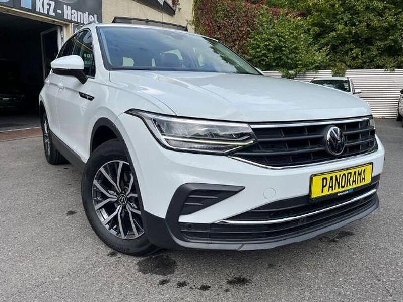 Weiß Gebraucht 2023 VW Tiguan Life SUV | 29.961 € (Etwas zu teuer) - Bild 1/4