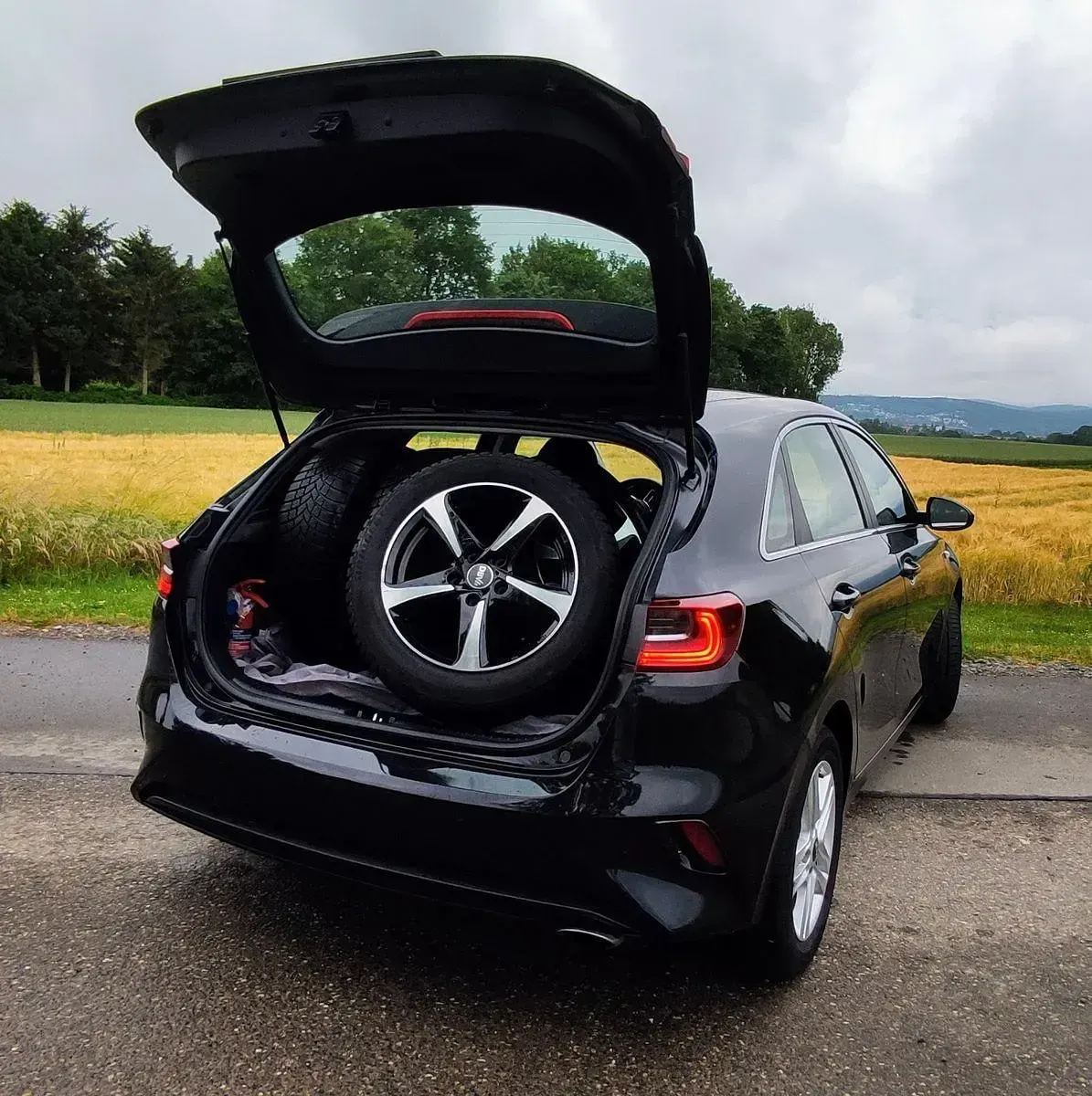 Gebraucht Kia Ceed Vision 140 PS (102 kW) 2021 Schwarz Kleinwagen
