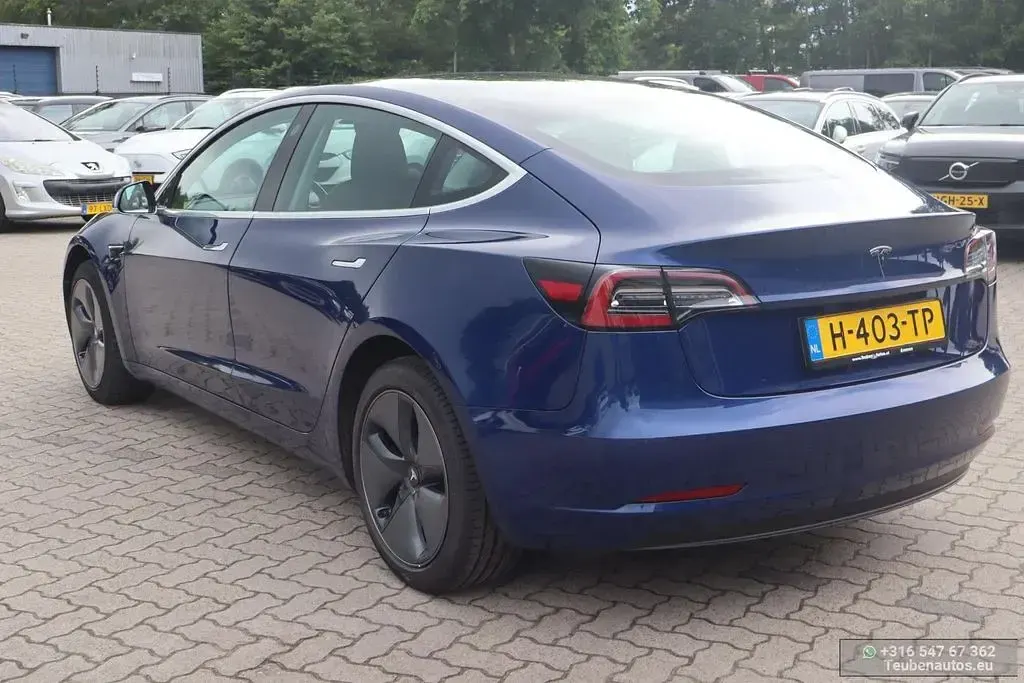 Gebraucht Tesla Model 3 Standard Range 175 kW (238 PS) 2020 Blau Limousine