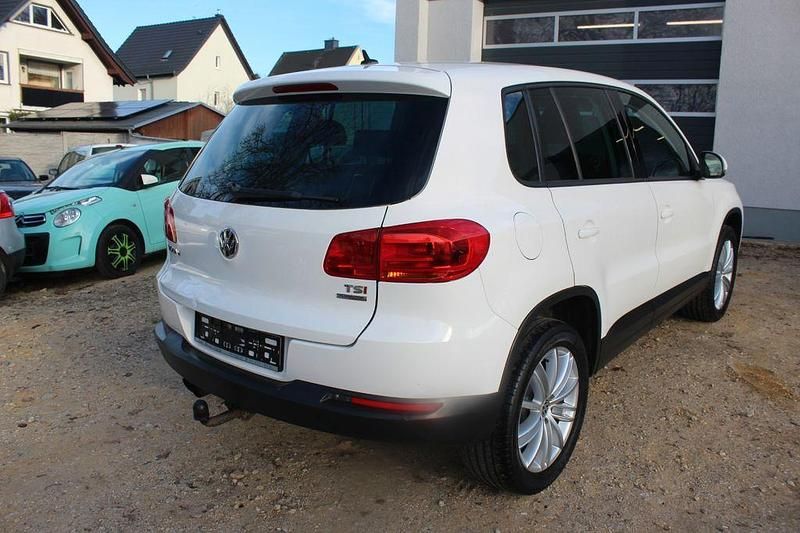 Gebraucht VW Tiguan Trendline 122 PS (89 kW) 2013 Weiß SUV