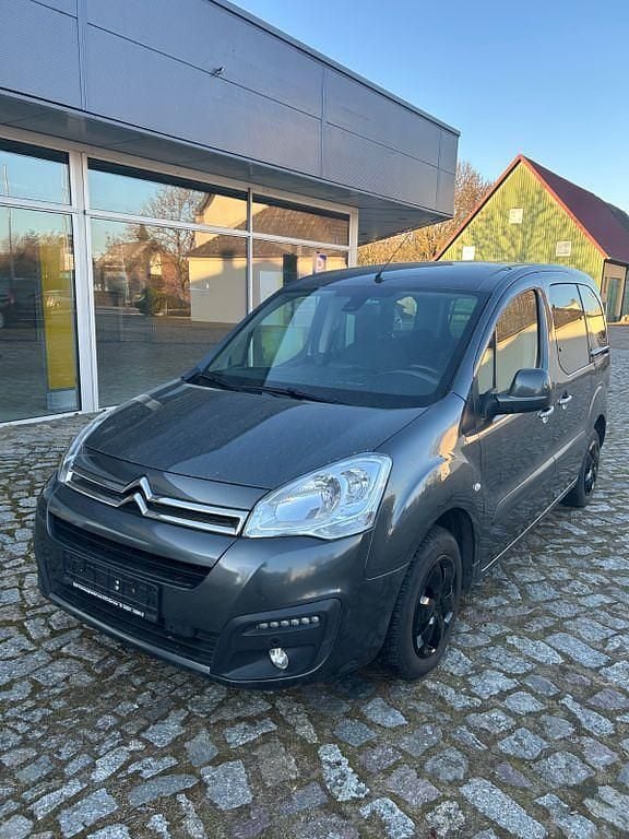 Gebraucht Citroën Berlingo SELECTION 99 PS (72 kW) 2018 Grau Van / Kleinbus
