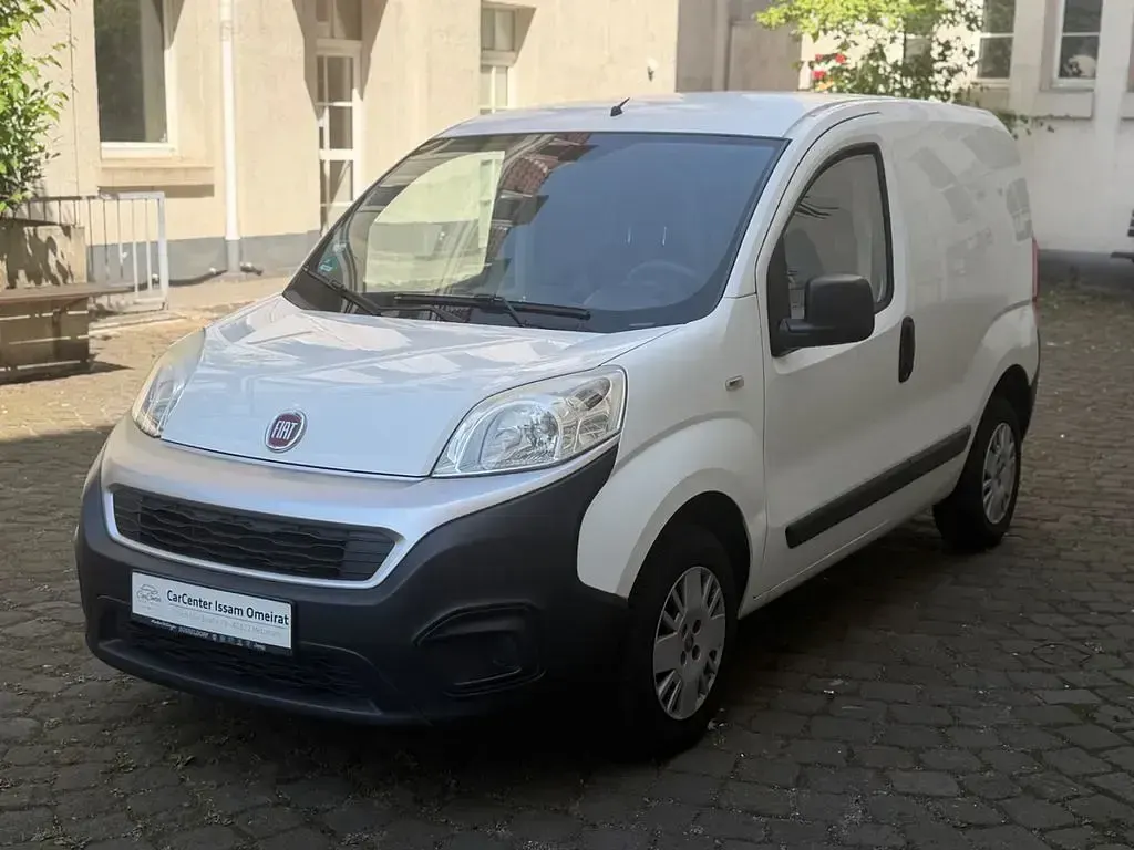 Gebraucht Fiat Fiorino 80 PS (58 kW) 2016 Weiß Van / Kleinbus