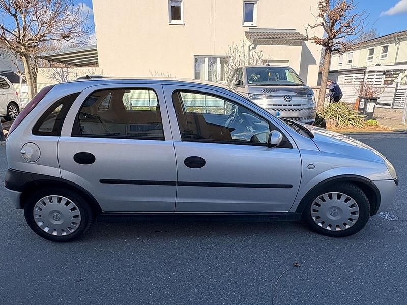 Second-hand Opel Corsa 75 CP (55 kW) 2002 Argintiu Hatchback