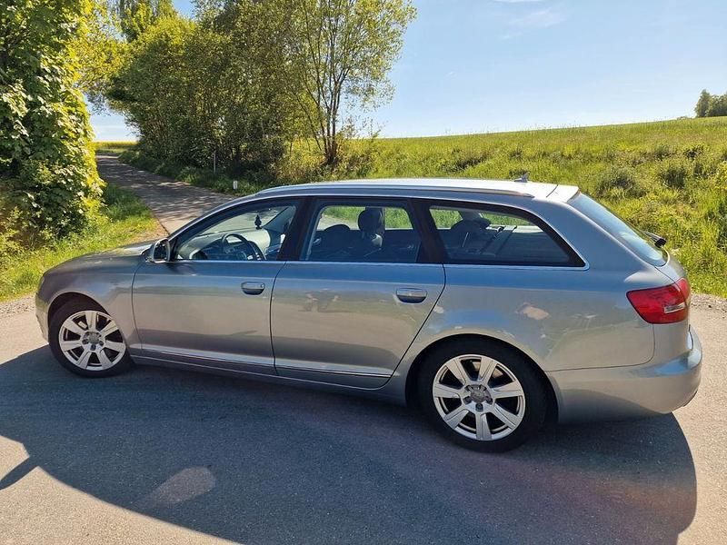Grau Gebraucht 2010 Audi A6 Ambiente Kombi | 5.700 € (Guter Preis) - Bild 1/4