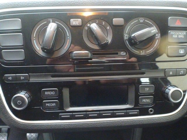 Gebraucht VW up! 60 PS (44 kW) 2015 Weiß Kleinwagen