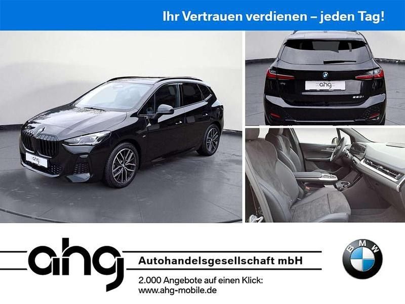Saphirschwarz metallic Neu 2025 BMW 220 M Sport Van / Kleinbus | 43.830 € (Fairer Preis) - Bild 1/4