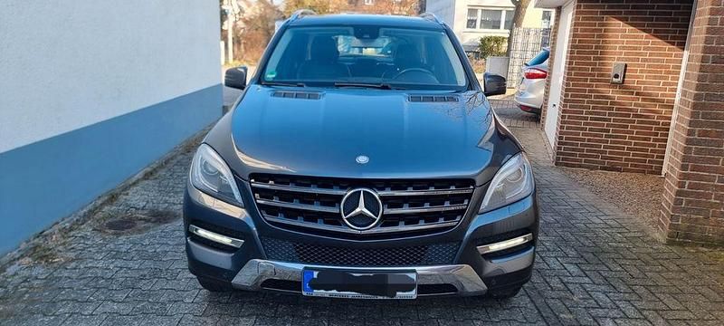 Gebraucht Mercedes ML250 204 PS (150 kW) 2014 Grau SUV