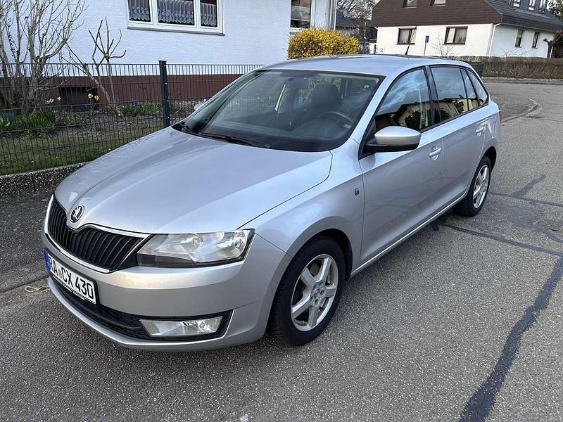 Usata Skoda Rapid Active 105 CV (77 kW) 2014 Argento Utilitaria