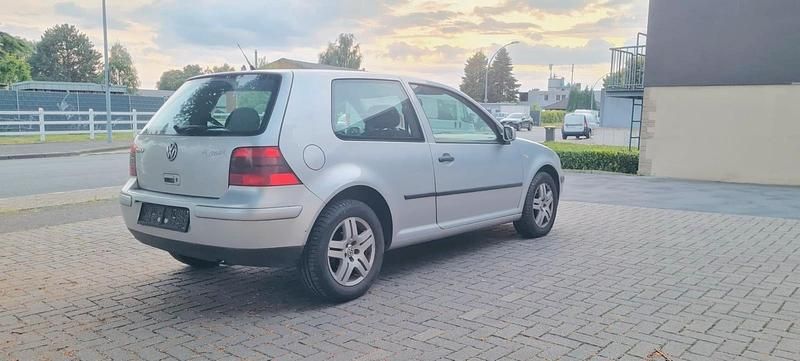 Silber Gebraucht 2005 VW Golf IV Limousine | 950 € (Superpreis) - Bild 1/3
