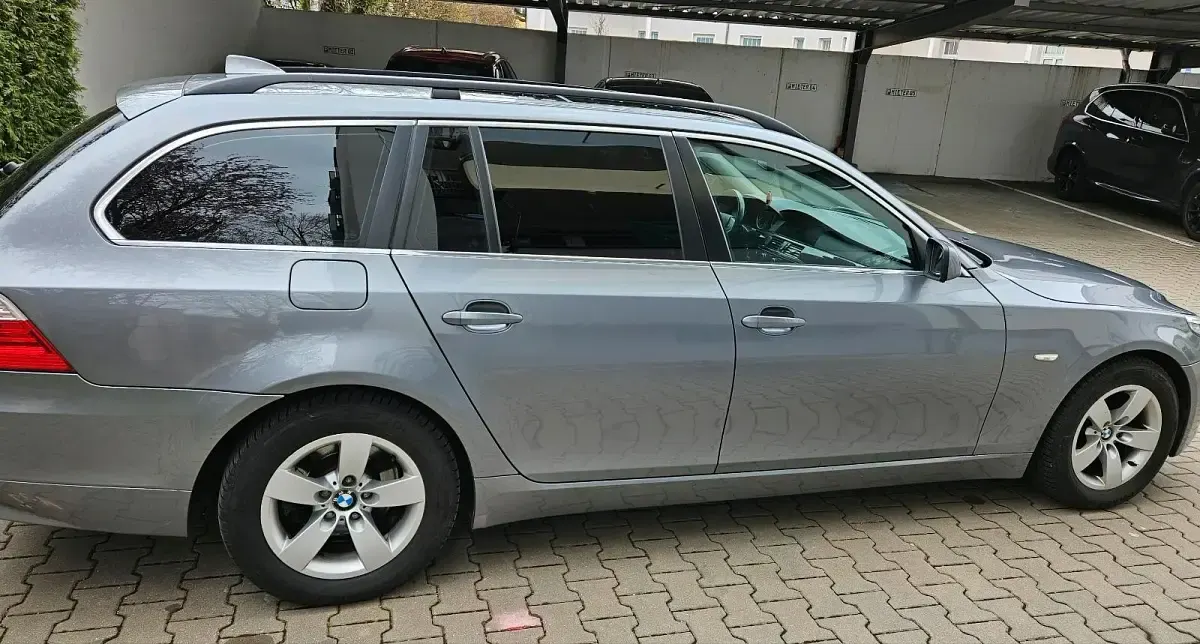 Gebraucht BMW 520 Advantage 177 PS (130 kW) 2008 Grau Kombi