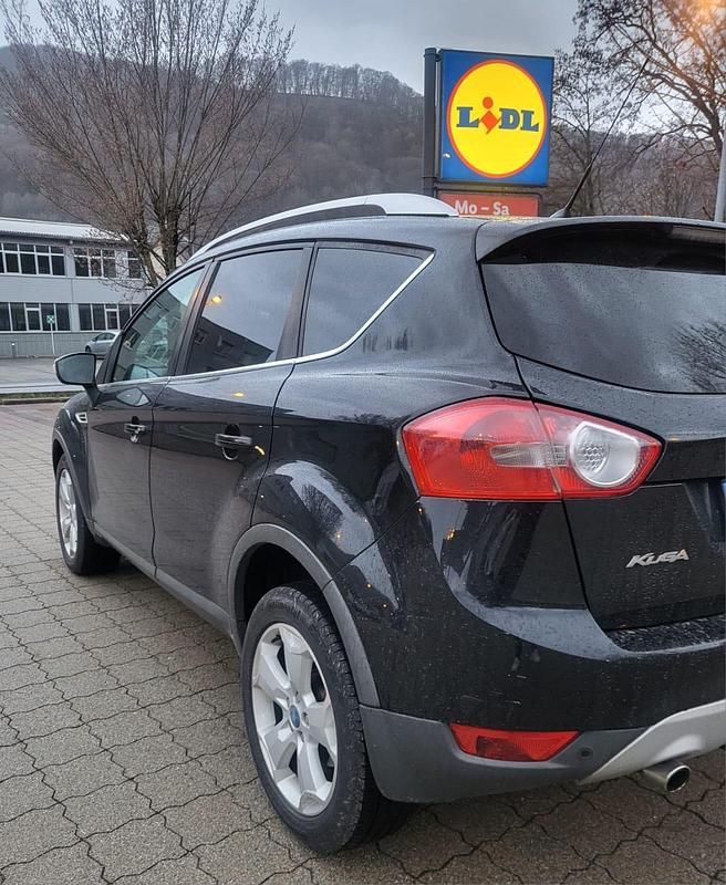 Gebraucht Ford Kuga 140 PS (102 kW) 2011 Schwarz SUV
