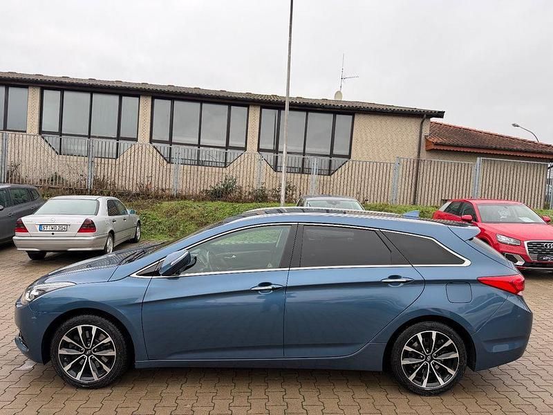 Gebraucht Hyundai i40 Style 141 PS (103 kW) 2016 Blau Kombi