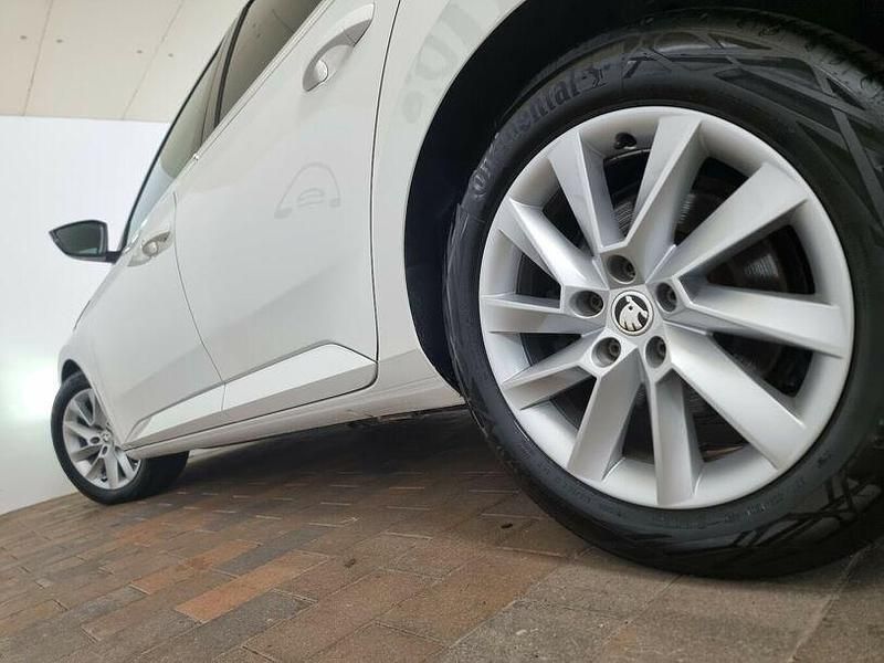 Gebraucht Skoda Superb Style 190 PS (139 kW) 2021 Weiss Kombi