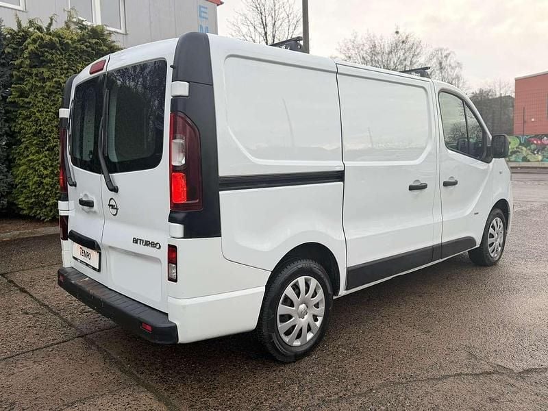 Gebraucht Opel Vivaro 120 PS (88 kW) 2016 Casabl/arctic/eisweiss/kaolin Van / Kleinbus