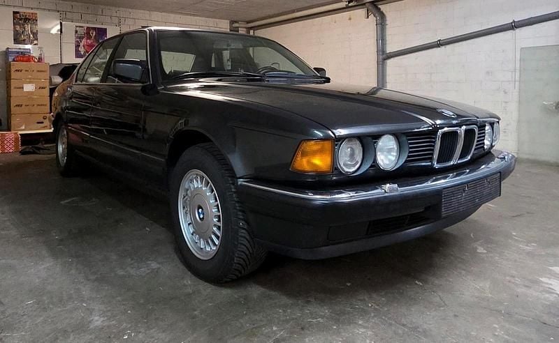 Gebraucht BMW 735 210 PS (154 kW) 1988 Schwarz Limousine