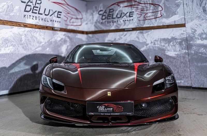 Gebraucht Ferrari 296 829 PS (609 kW) 2024 Rot