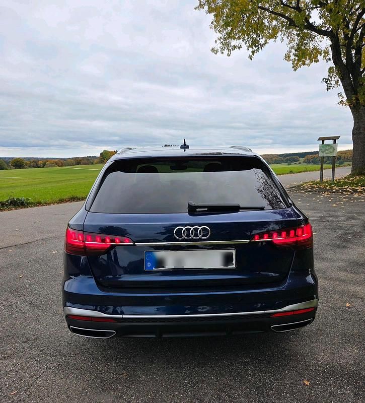 Gebraucht Audi A4 S-Line 190 PS (139 kW) 2019 Blau Kombi