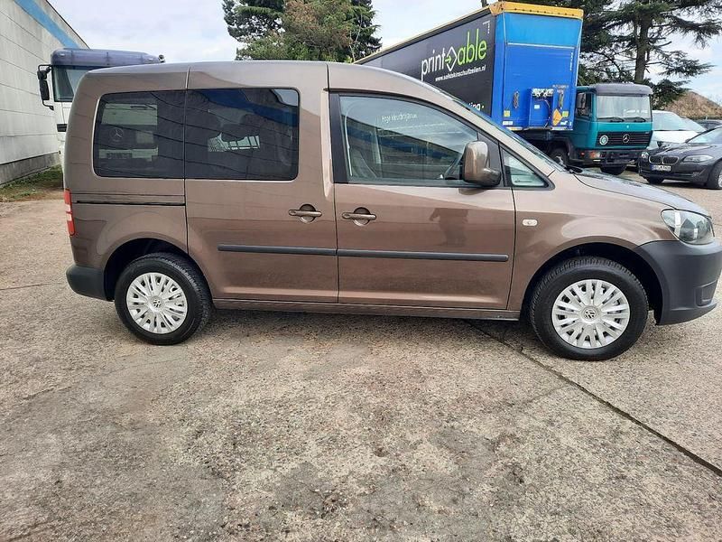 Gebraucht VW Caddy Comfortline 102 PS (75 kW) 2014 Braun Van / Kleinbus