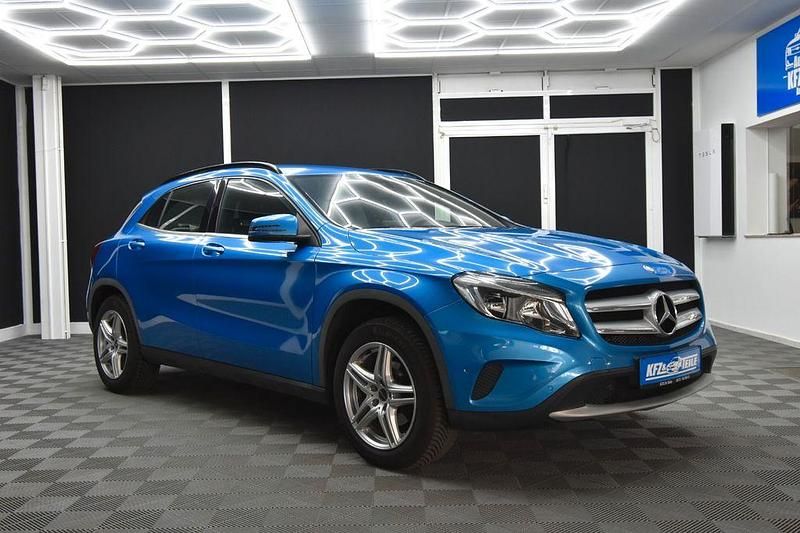 Gebraucht Mercedes GLA180 109 PS (80 kW) 2016 Blau SUV