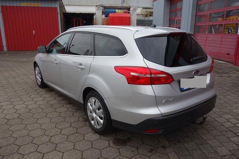 Gebraucht Ford Focus Titanium 125 PS (91 kW) 2018 Silber Kombi