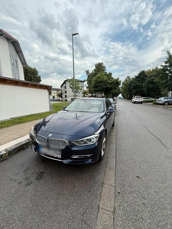 Blau Gebraucht 2013 BMW 320 Limousine | 8.000 € (Superpreis) - Bild 1/4