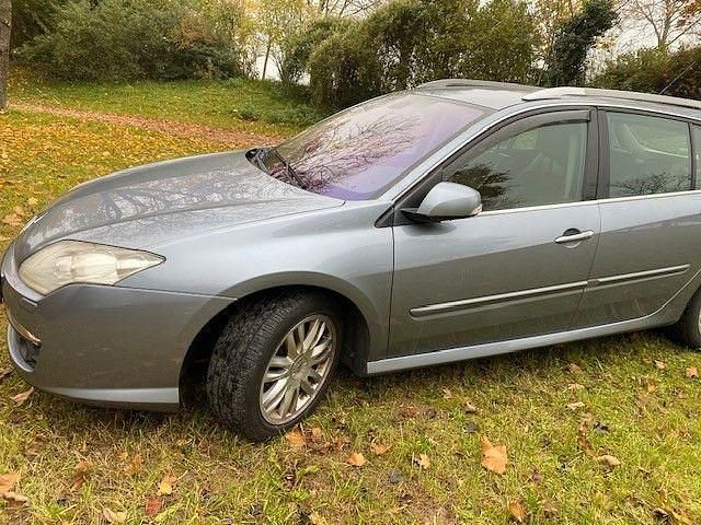 Gebraucht Renault Laguna GrandTour Initiale 173 PS (127 kW) 2008 Silber Kombi