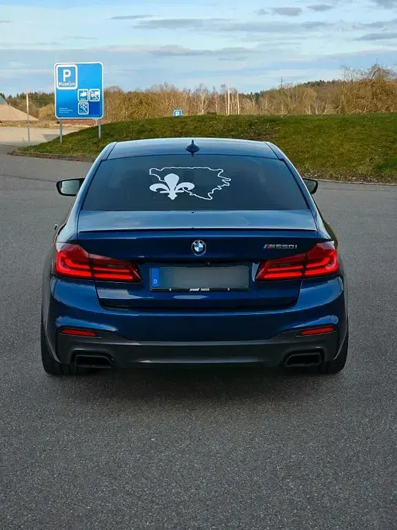 Gebraucht BMW M550 Sport Line 462 PS (339 kW) 2017 Blau Limousine