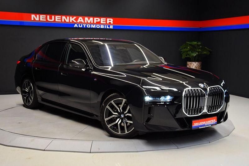 Schwarz Gebraucht 2024 BMW 740 M Sport Limousine | 93.990 € - Bild 1/4