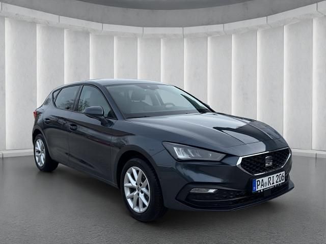 Second-hand Seat Leon 150 CP (110 kW) 2026 Gri Berlinǎ