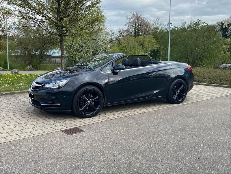 Schwarz Gebraucht 2013 Opel Cascada Innovation Cabrio | 16.500 € (Etwas zu teuer) - Bild 1/4