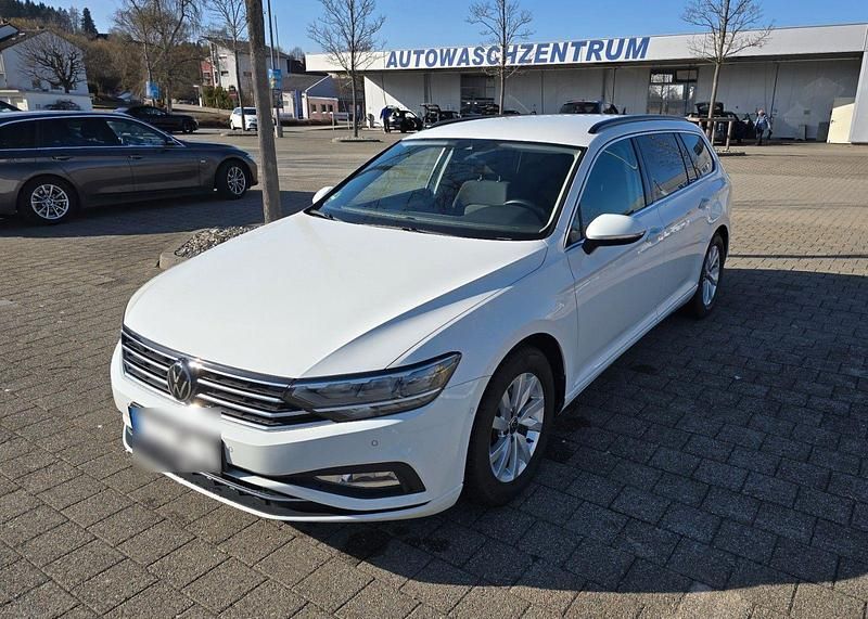 Gebraucht VW Passat 200 PS (147 kW) 2021 Weiß Kombi