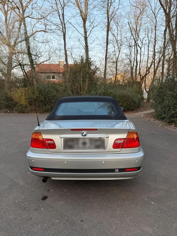 Gebraucht BMW 318 Cabriolet 143 PS (105 kW) 2004 Silber Cabrio