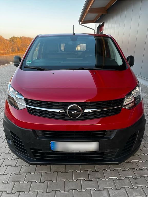 Rot Gebraucht 2020 Opel Vivaro Edition Van | 18.900 € (Fairer Preis) - Bild 1/4