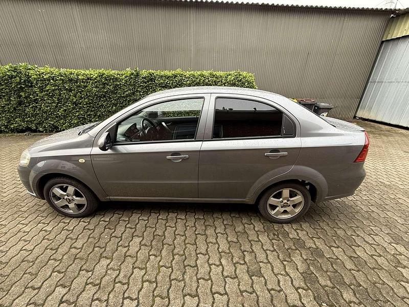 Gebraucht Chevrolet Aveo LT 94 PS (69 kW) 2009 Grau Limousine