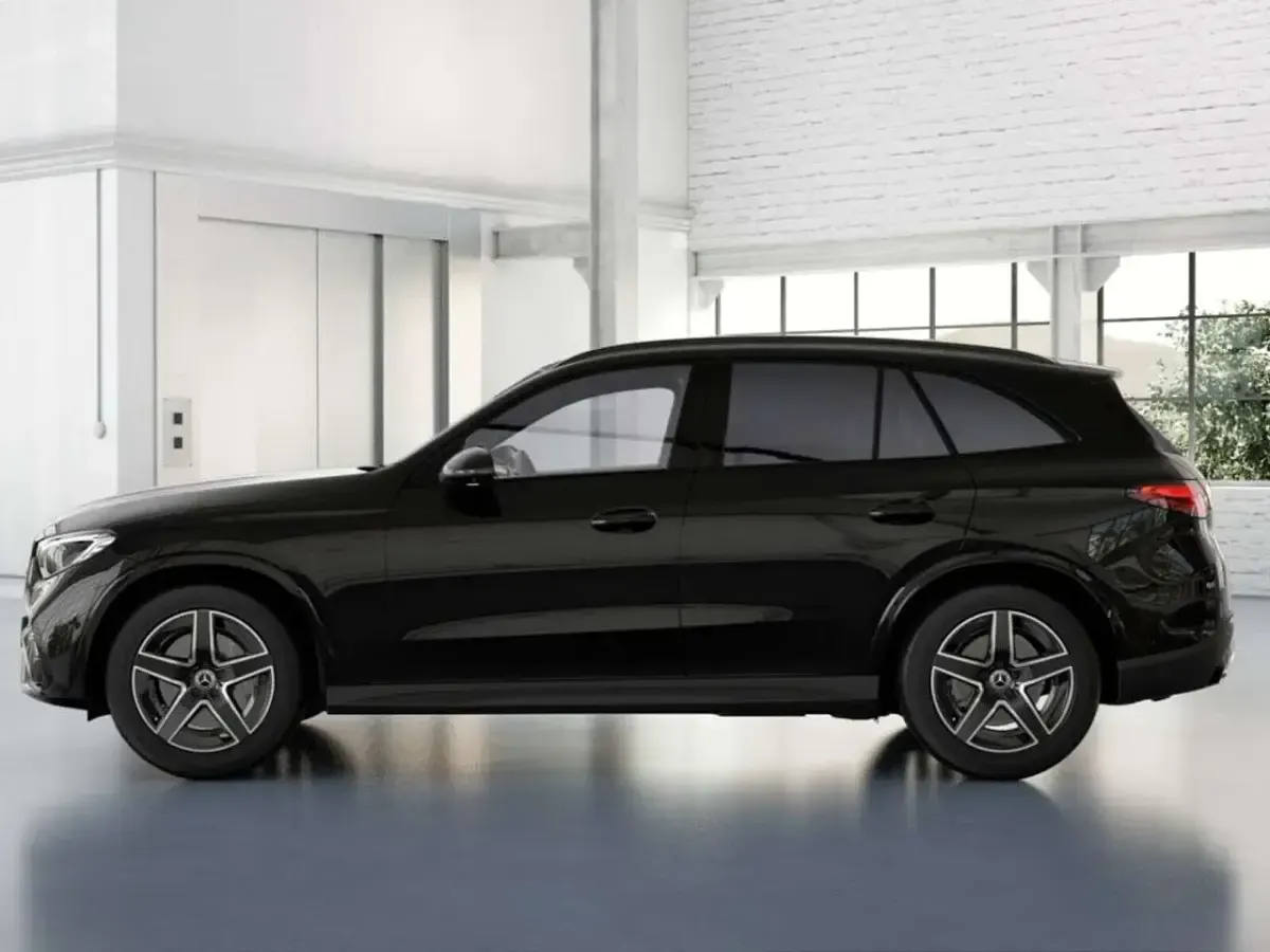 Gebraucht Mercedes GLC300 AMG 269 PS (197 kW) 2025 Schwarz metalliclack obsidians SUV