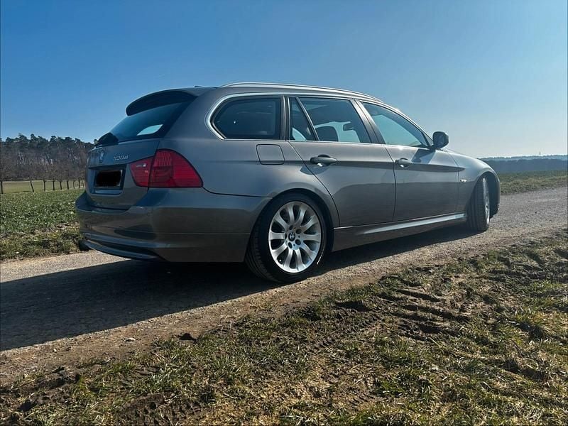 Usata BMW 330 245 CV (180 kW) 2012 Argento Station wagon