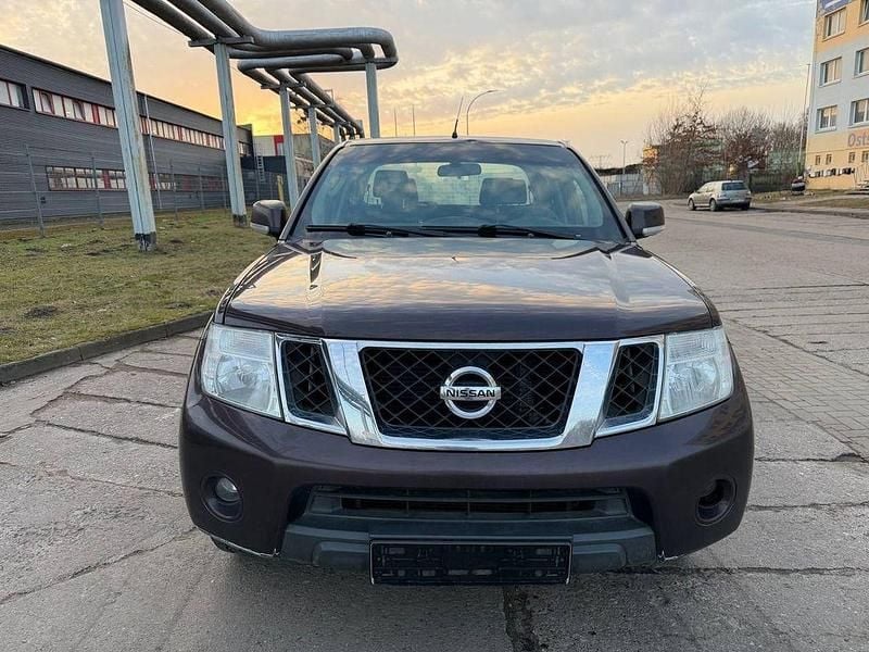 Gebraucht Nissan Navara 190 PS (139 kW) 2012 Braun Pickup