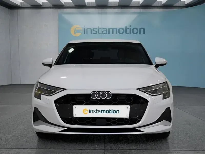 Gebraucht Audi A3 150 PS (110 kW) 2025 Weiß Limousine