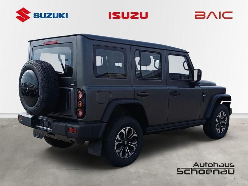 Neu BAW 212 166 PS (122 kW) 2026 Grau SUV