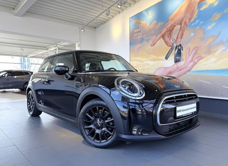 Gebraucht Mini Cooper 102 PS (75 kW) 2022 Schwarz Kleinwagen
